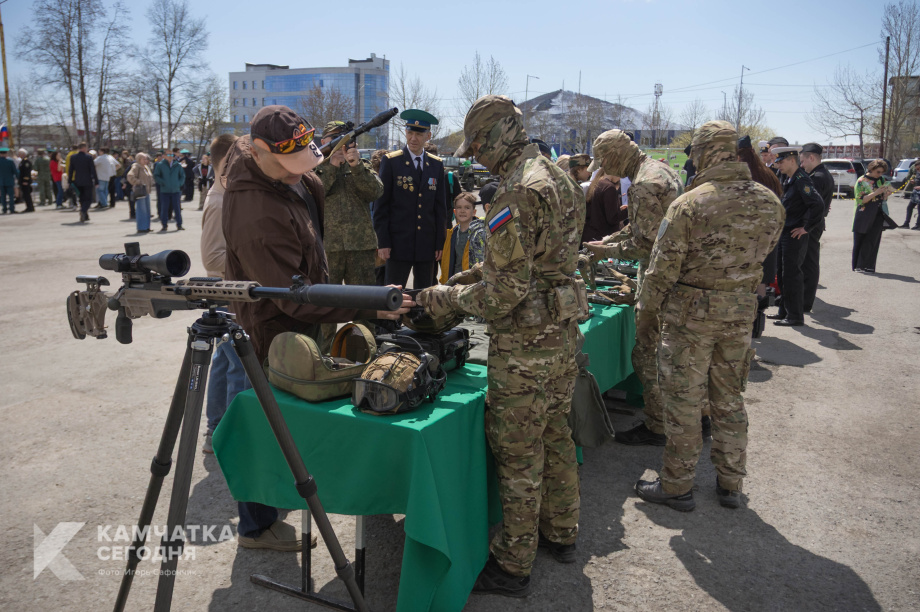 Камчатка чествует своих героев в День пограничника. Фото: «Камчатка Сегодня» \ Игорь Сафончик. Фотография 30