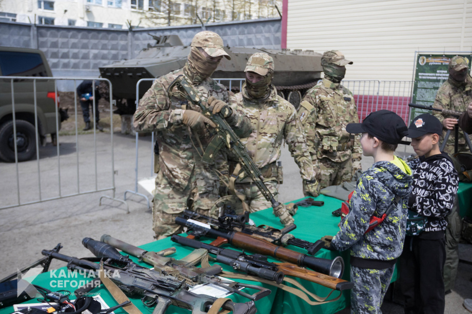 Камчатка чествует своих героев в День пограничника. Фото: «Камчатка Сегодня» \ Игорь Сафончик. Фотография 29
