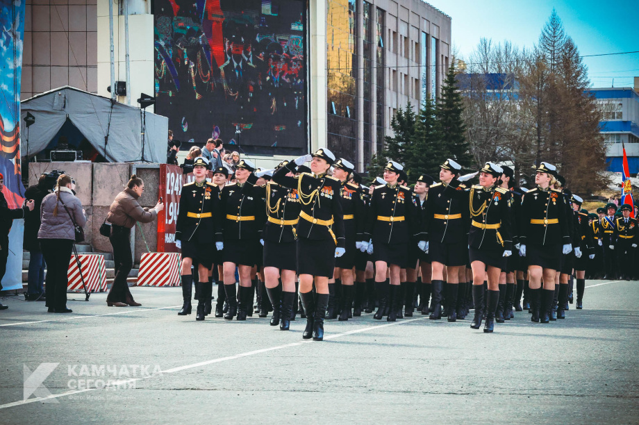 В Петропавловске-Камчатском прошёл военный парад (фоторепортаж). Фото: Игорь Сафончик / ИА «Камчатка». Фотография 65