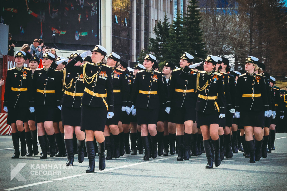 В Петропавловске-Камчатском прошёл военный парад (фоторепортаж). Фото: Игорь Сафончик / ИА «Камчатка». Фотография 68