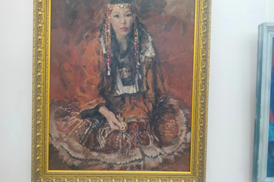 Колчан для погребальных нарт и шаманские бубны. Выставка "Притяжение Севера" открыта в Петропавловске-Камчатском. . Фотография 2