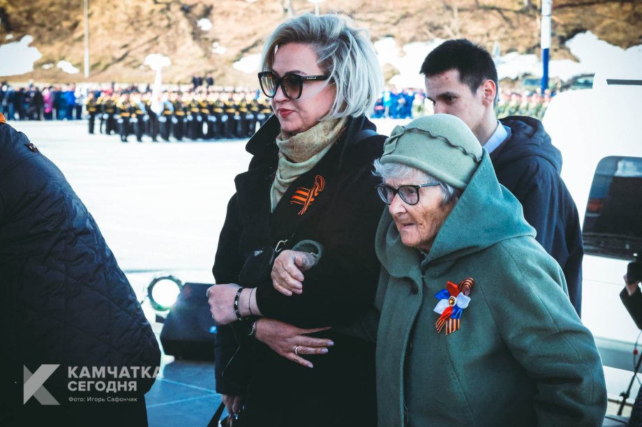 В Петропавловске-Камчатском прошёл военный парад (фоторепортаж). Фото: Игорь Сафончик / ИА «Камчатка». Фотография 11