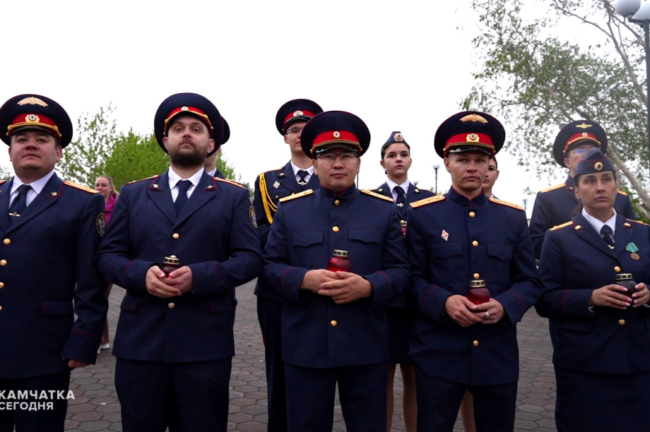  Камчатцы присоединились к Общероссийской минуте молчания. . Фотография 6