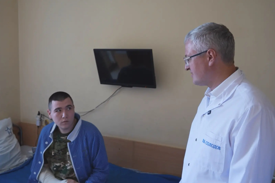 Губернатор навестил камчатских бойцов в военном госпитале. 