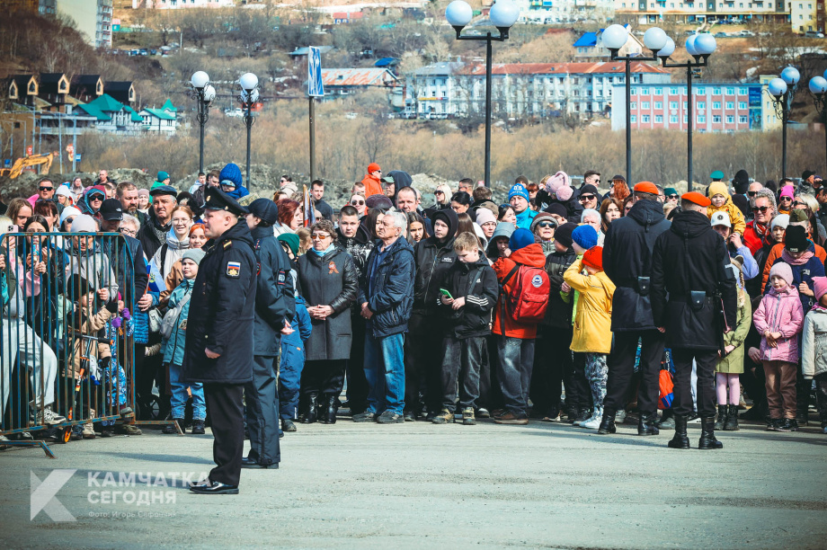 В Петропавловске-Камчатском прошёл военный парад (фоторепортаж). Фото: Игорь Сафончик / ИА «Камчатка». Фотография 44