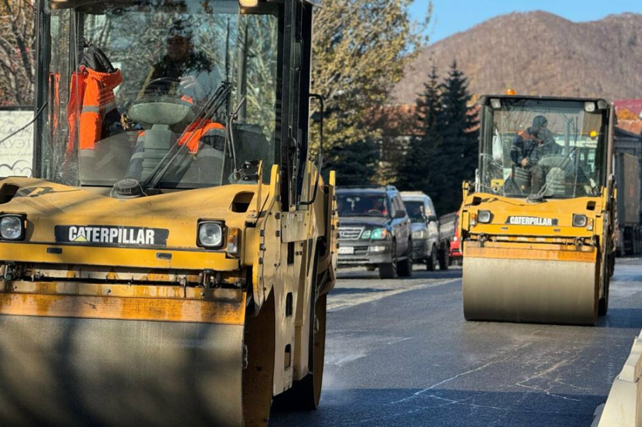 Главную дорогу в камчатской столице заасфальтируют в ближайшие сутки. Фото: kamgov.ru. Фотография 5