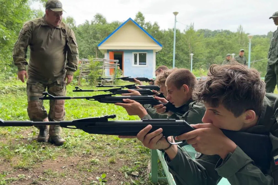 Курсанты камчатского филиала Центра «ВОИН» выступят на турнире по высокоточной стрельбе. . Фотография 2