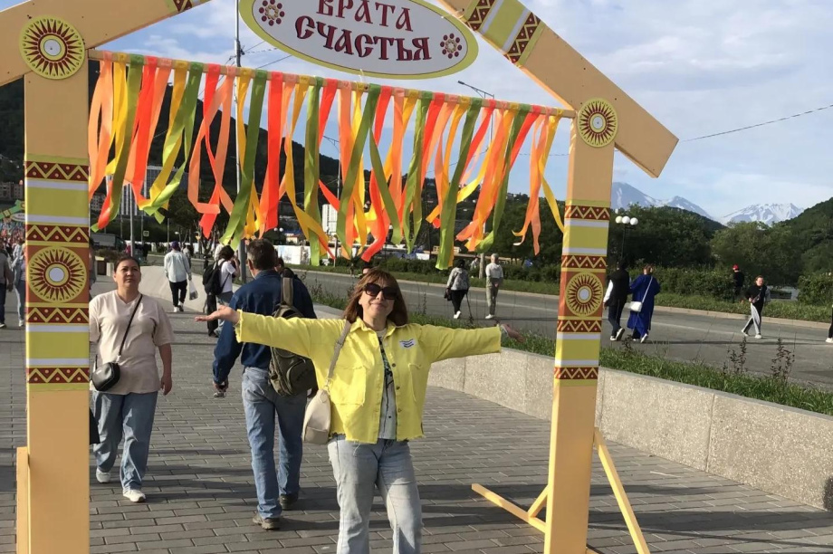 Фестиваль «Русское лето» объединил Петропавловск-Камчатский песнями, играми и хороводами. . Фотография 10