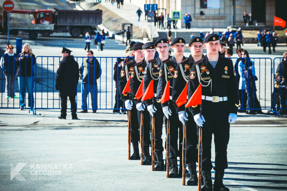 В Петропавловске-Камчатском прошёл военный парад (фоторепортаж). Фото: Игорь Сафончик / ИА «Камчатка». Фотография 8