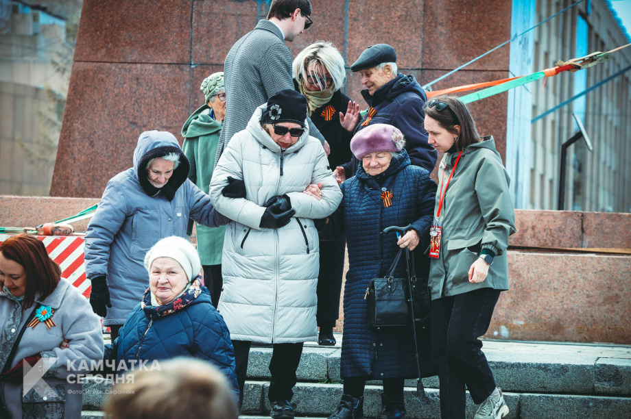 В Петропавловске-Камчатском прошёл военный парад (фоторепортаж). Фото: Игорь Сафончик / ИА «Камчатка». Фотография 79