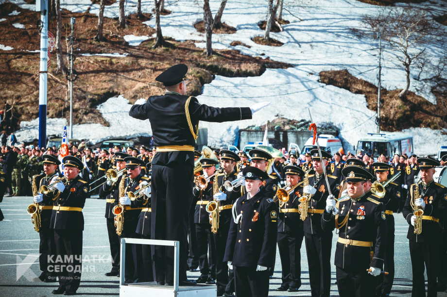 В Петропавловске-Камчатском прошёл военный парад (фоторепортаж). Фото: Игорь Сафончик / ИА «Камчатка». Фотография 28