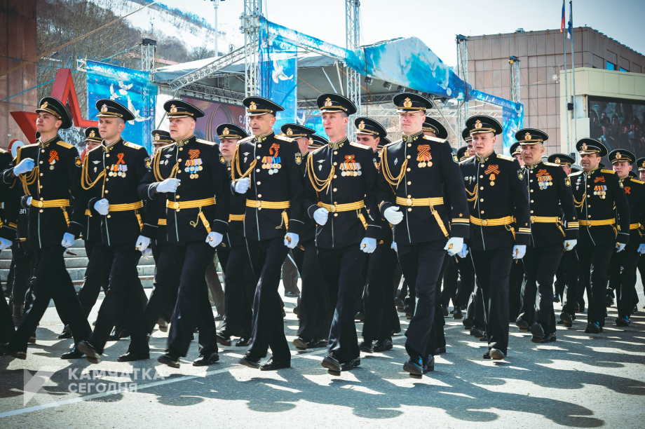 В Петропавловске-Камчатском прошёл военный парад (фоторепортаж). Фото: Игорь Сафончик / ИА «Камчатка». Фотография 56