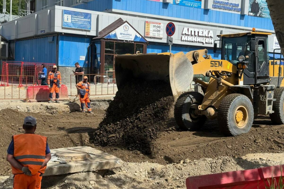 В столице Камчатки заменили трубы 50-х годов на новые. kamgov.ru. Фотография 1