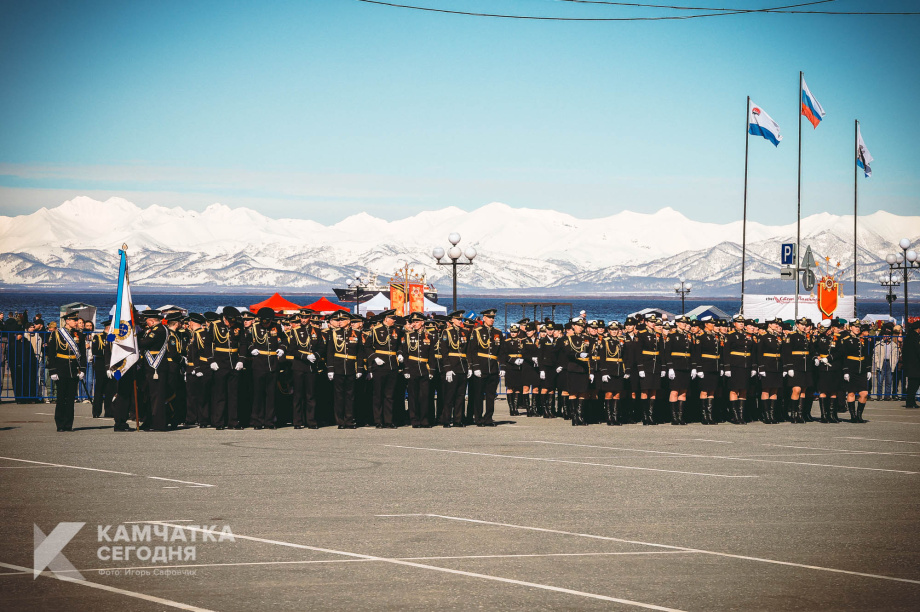 В Петропавловске-Камчатском прошёл военный парад (фоторепортаж). Фото: Игорь Сафончик / ИА «Камчатка». Фотография 2