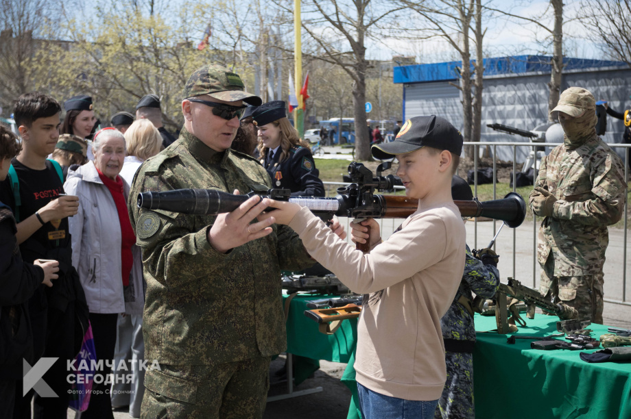 Камчатка чествует своих героев в День пограничника. Фото: «Камчатка Сегодня» \ Игорь Сафончик. Фотография 31