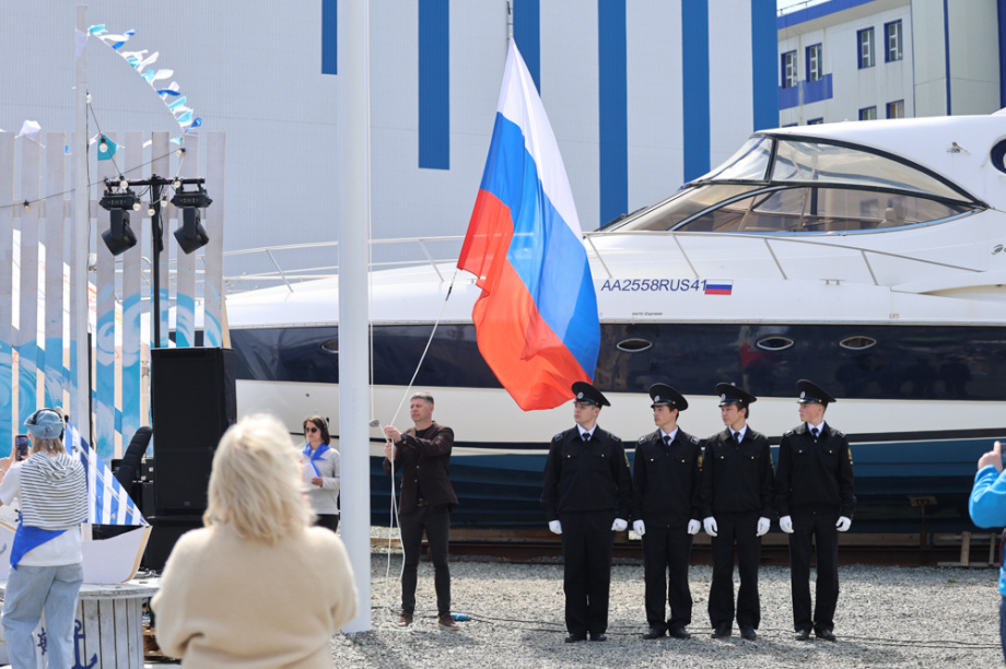 На Камчатке отметили День России и открыли яхтенный сезон фестивалем «Ух ты! Яхты!». Фото: «Камчатка Сегодня» \ Игорь Сафончик. Фотография 35