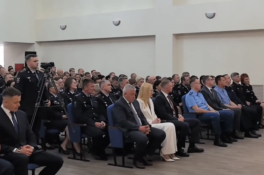 Министр МВД РФ и губернатор Камчатского края высоко оценили эффективность законов Ирины Яровой . . Фотография 2