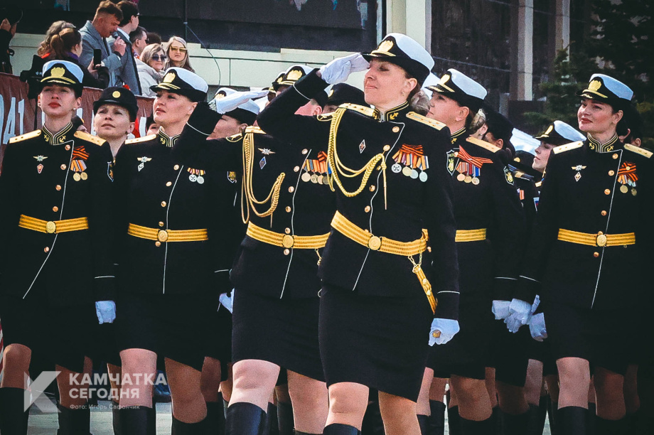 В Петропавловске-Камчатском прошёл военный парад (фоторепортаж). Фото: Игорь Сафончик / ИА «Камчатка». Фотография 67