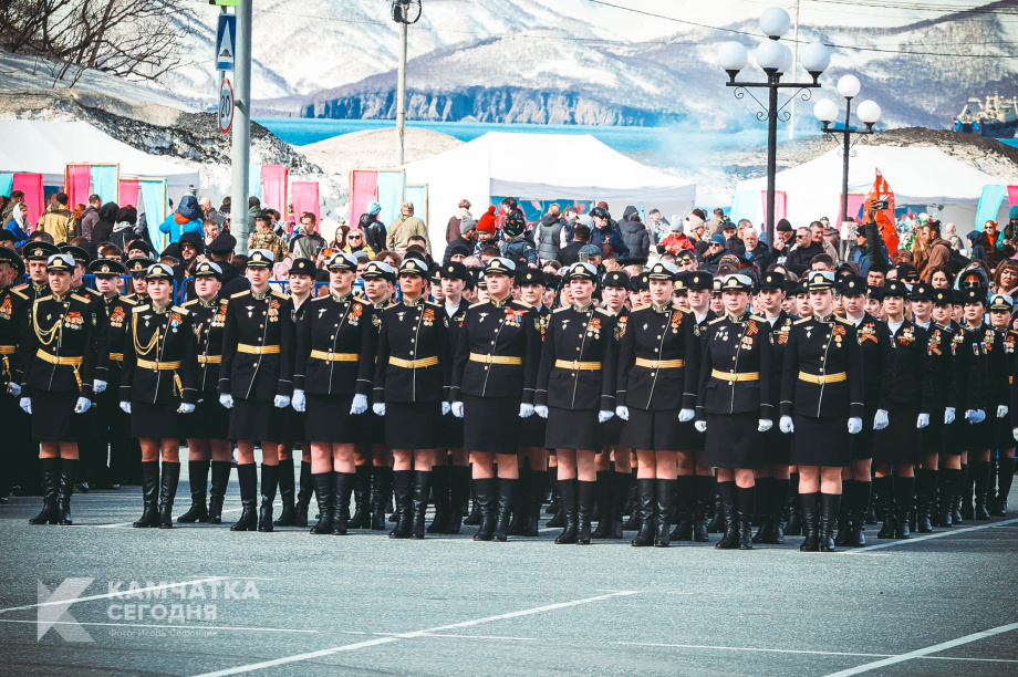 В Петропавловске-Камчатском прошёл военный парад (фоторепортаж). Фото: Игорь Сафончик / ИА «Камчатка». Фотография 31