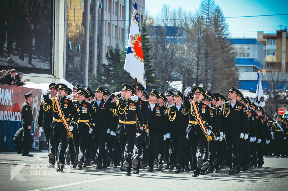 В Петропавловске-Камчатском прошёл военный парад (фоторепортаж). Фото: Игорь Сафончик / ИА «Камчатка». Фотография 62