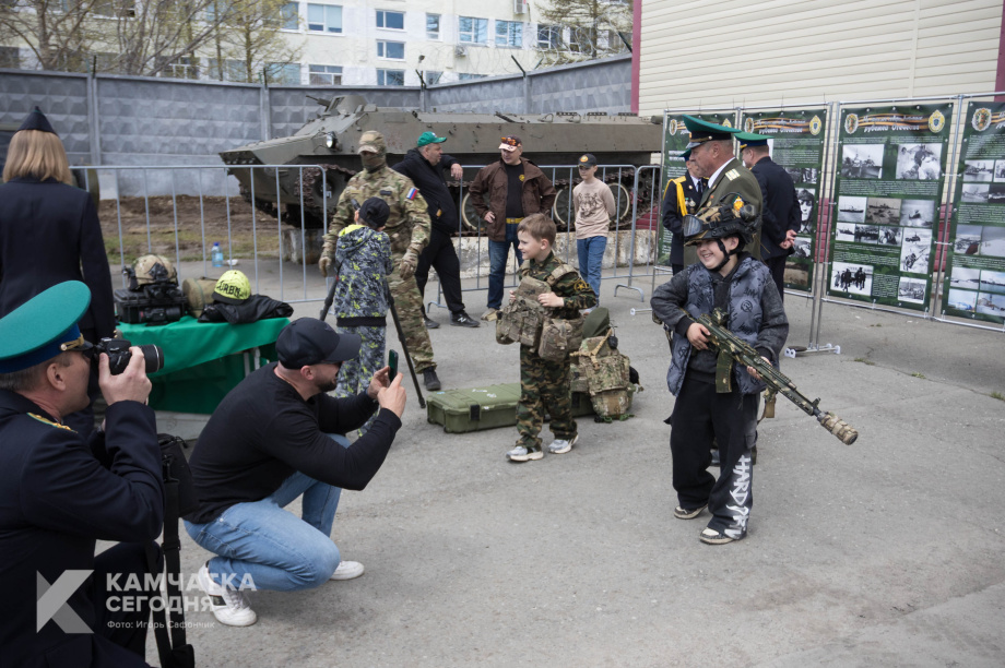 Камчатка чествует своих героев в День пограничника. Фото: «Камчатка Сегодня» \ Игорь Сафончик. Фотография 35